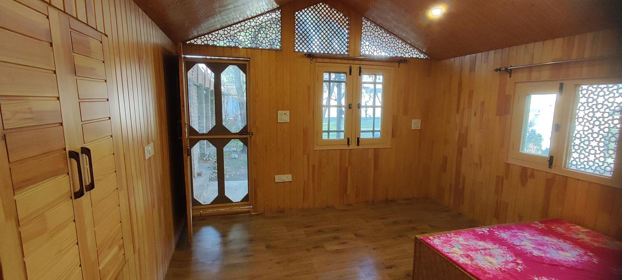 The Clover Inn Srīnagar 외부 사진